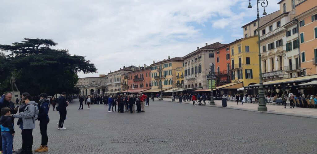 piazza bra verona in Veneto